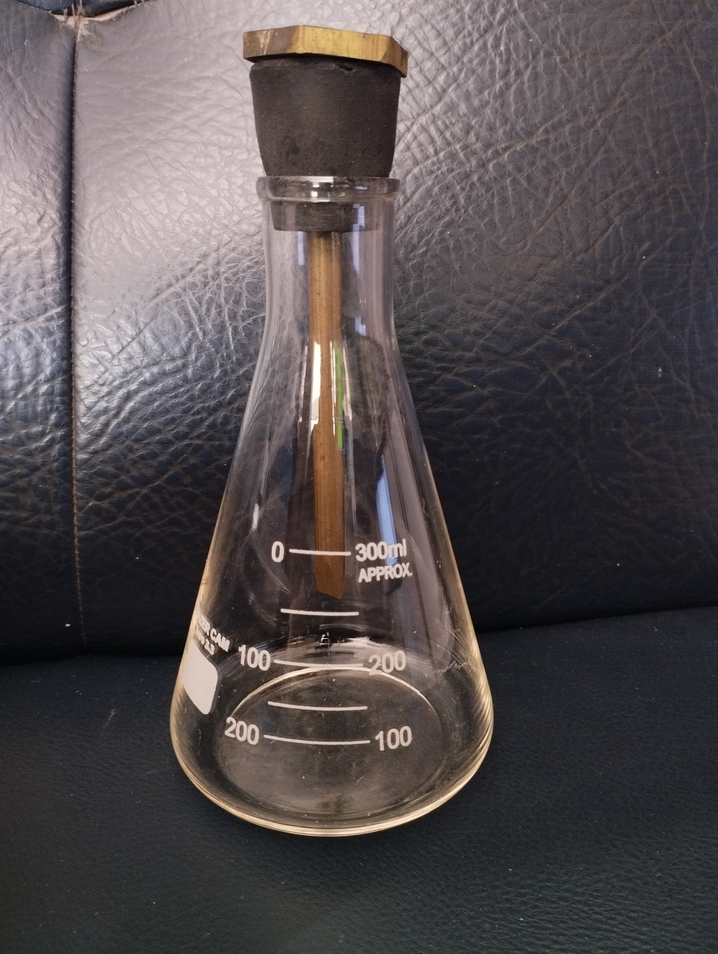 300ml High Quality Gold leaf Flask | brosilicate Glass | Heat & Chemical Resistant | Laboratory Equipments