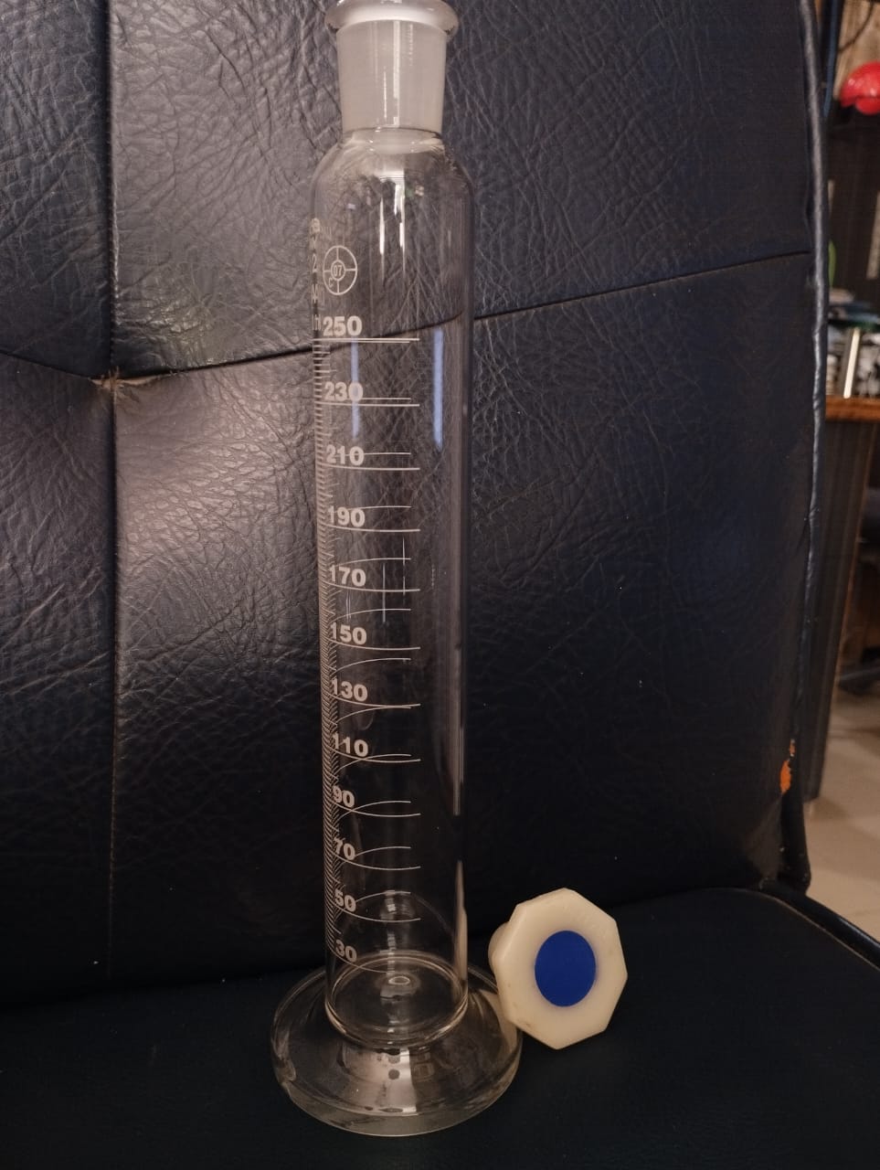 250 ml Premium Quality Stopper Cylinder Wertlab | Borosilicate Glass | High Quality Heat & Chemical Resistant